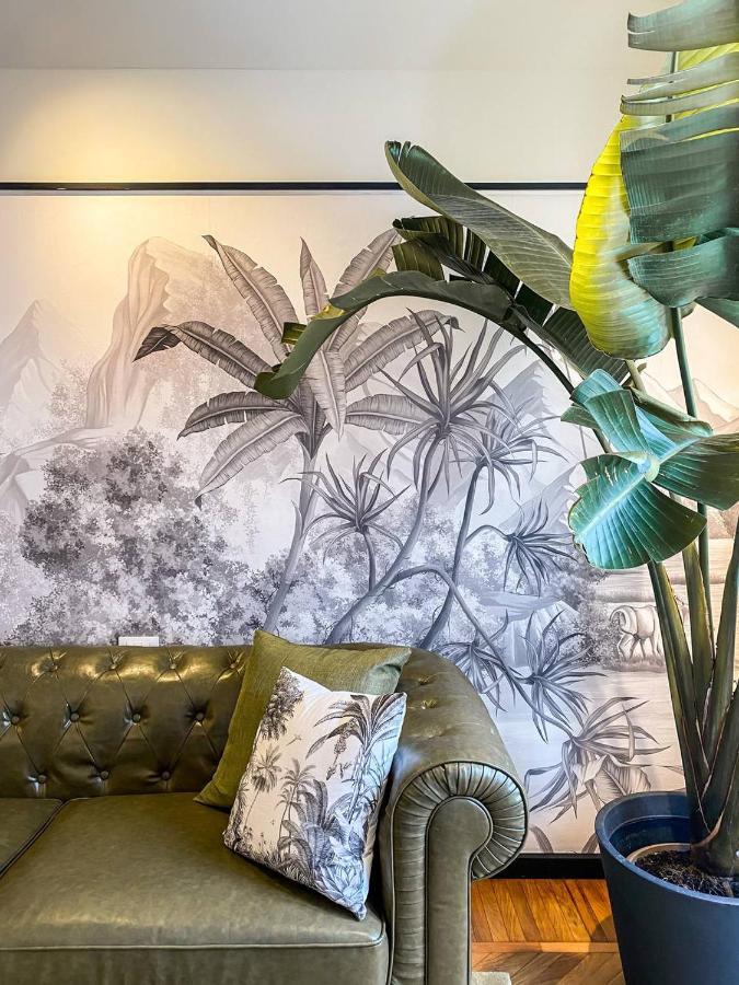 Exclusive Top Floor 2-Bedroom Flat Milan Bagian luar foto