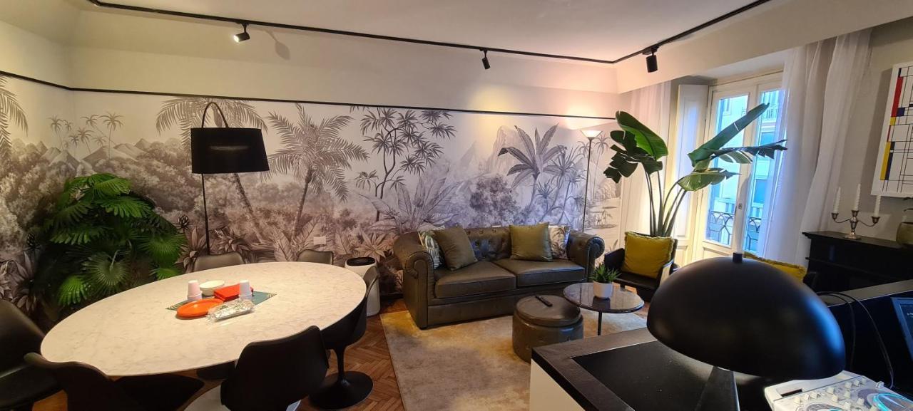 Exclusive Top Floor 2-Bedroom Flat Milan Bagian luar foto