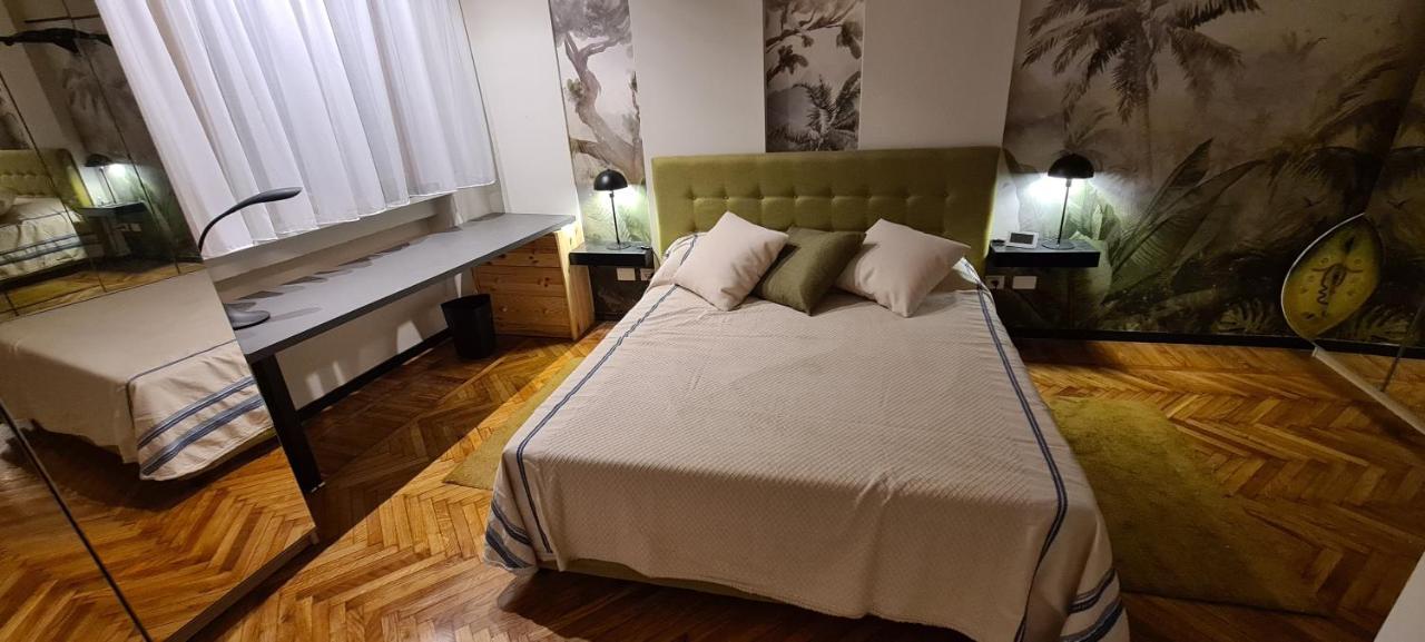 Exclusive Top Floor 2-Bedroom Flat Milan Bagian luar foto