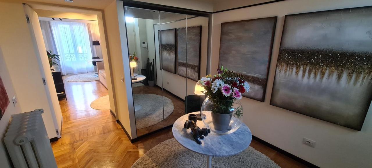 Exclusive Top Floor 2-Bedroom Flat Milan Bagian luar foto