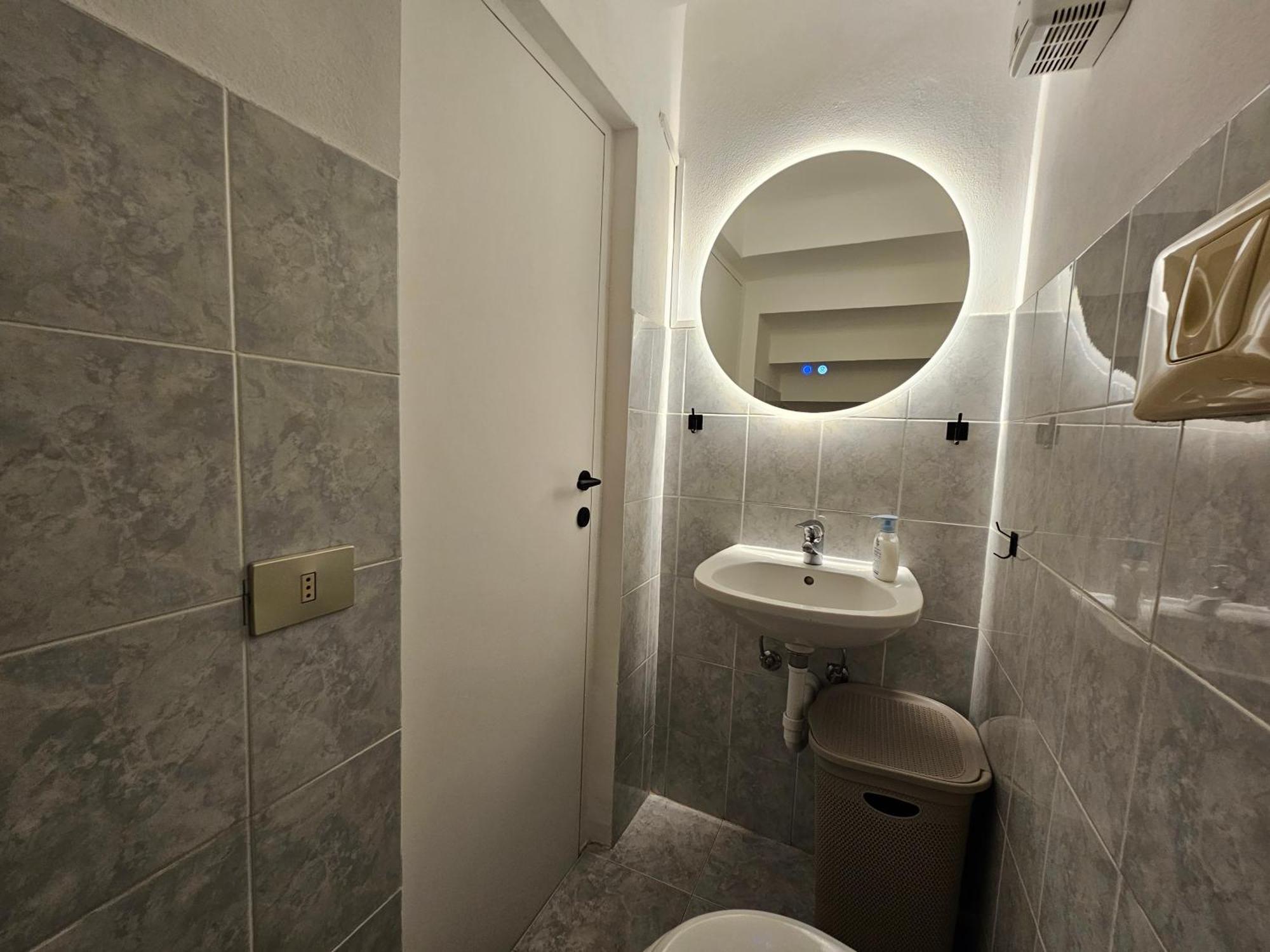 Exclusive Top Floor 2-Bedroom Flat Milan Bagian luar foto