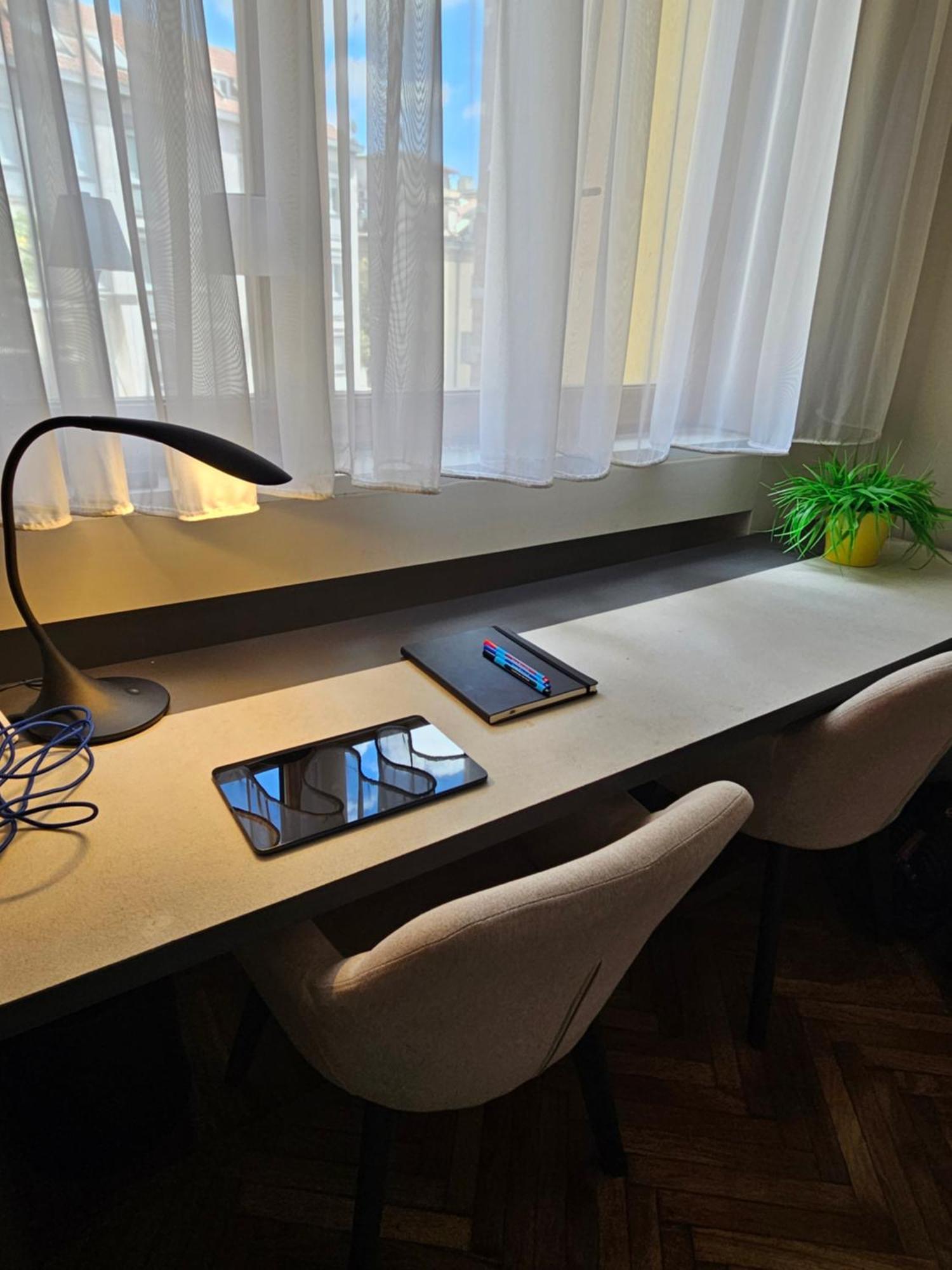 Exclusive Top Floor 2-Bedroom Flat Milan Bagian luar foto